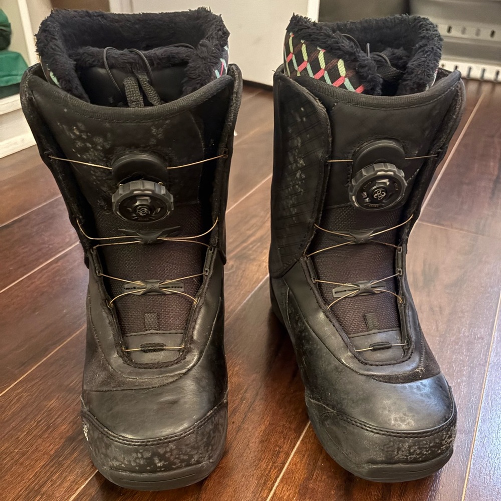 K2 snowboard boots, women size 8